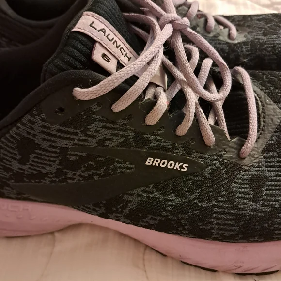 Brooks Sneakers Women's 9.5 Launch 6 Black Purple Athletic Sporty Running Comfy - Picture 2 of 7